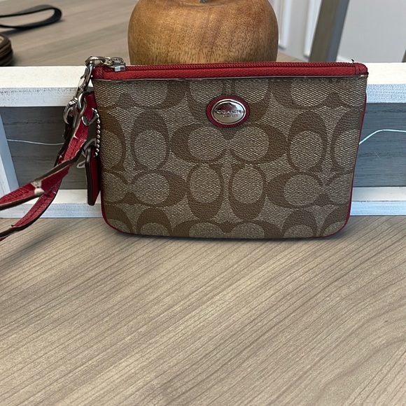 Coach Handbags - Coach wristlet